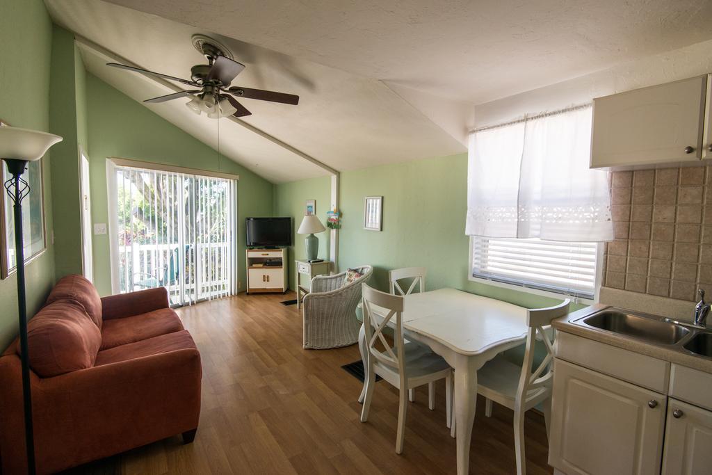 Silver Sands Villas Fort Myers Beach Exterior photo