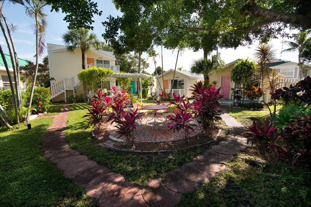 Silver Sands Villas Fort Myers Beach Exterior photo