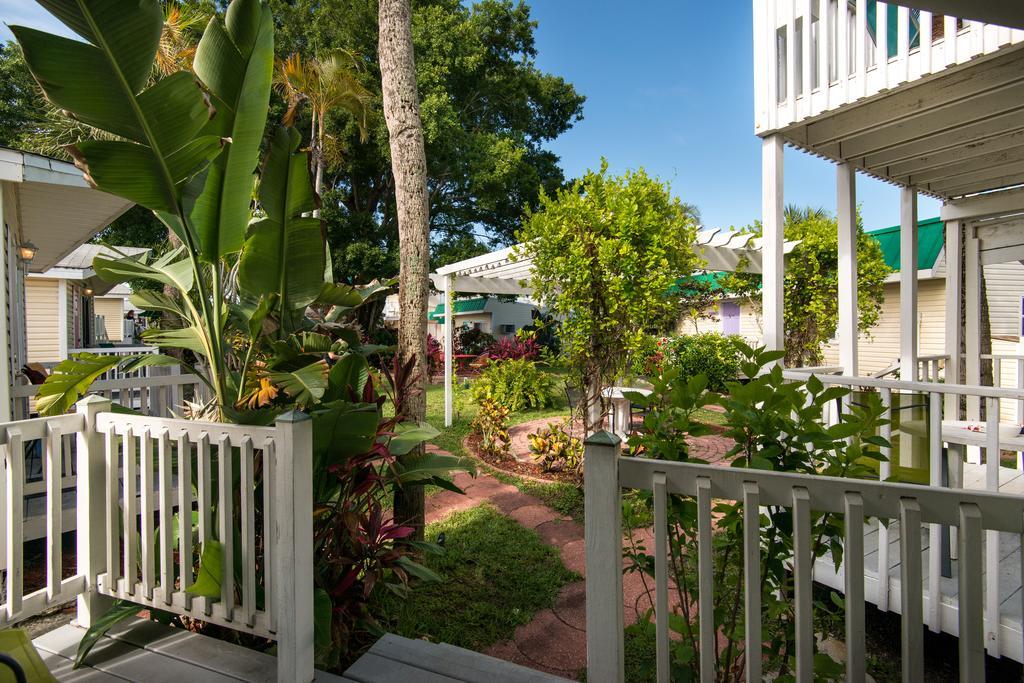 Silver Sands Villas Fort Myers Beach Exterior photo